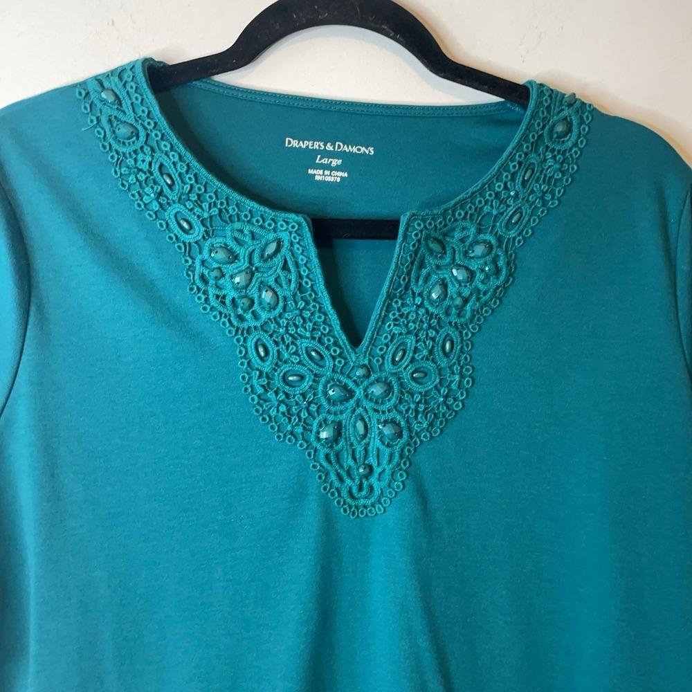 Draper's & Damon's T-Shirt Women's L Green Beaded Lace V Neck Short Sleeve - Picture 4 of 12